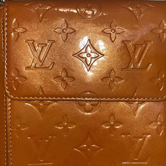 Louis Vuitton Vernis Moto Shoulderbag - Picture 2 of 10